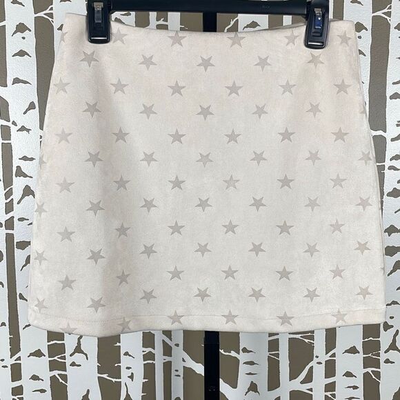 Altar'd State Faux Suede Star Print Mini Skirt M Cream - Picture 1 of 9